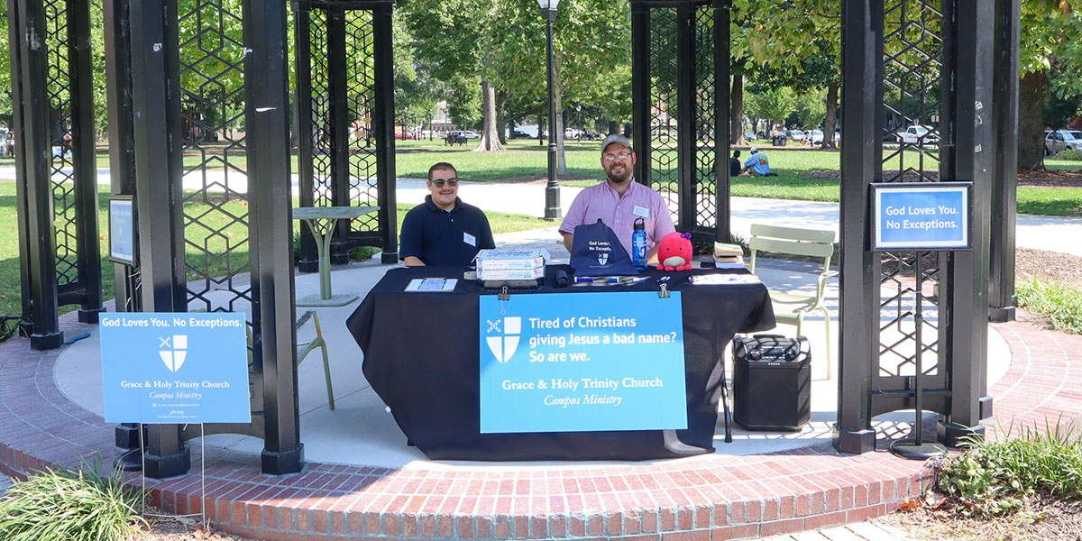 Campus-Ministry-Tabling-at-Monroe-Park